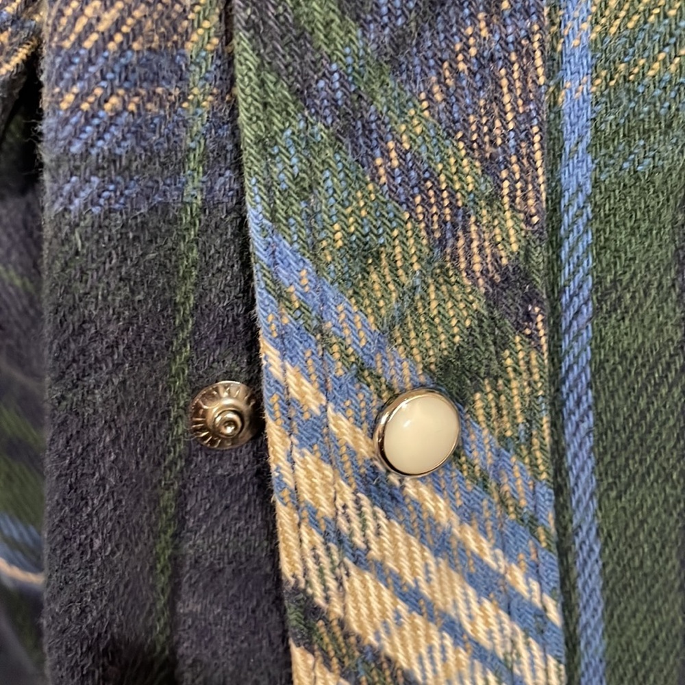 Wrangler button up - Picture 5 of 5